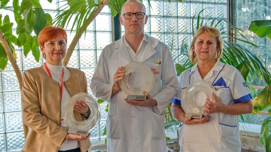 Vedení ústavu předalo ocenění zaměstnancům za rok 2025